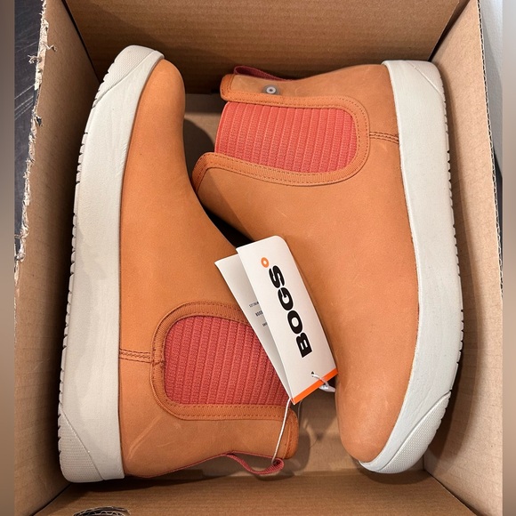 Woman’s, Bogs Kicker Chelsea Boots - Picture 1 of 12